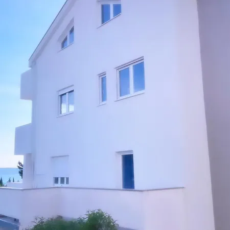 Nadalina 10 דירה