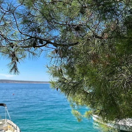 Nadalina 10 Starigrad Paklenica